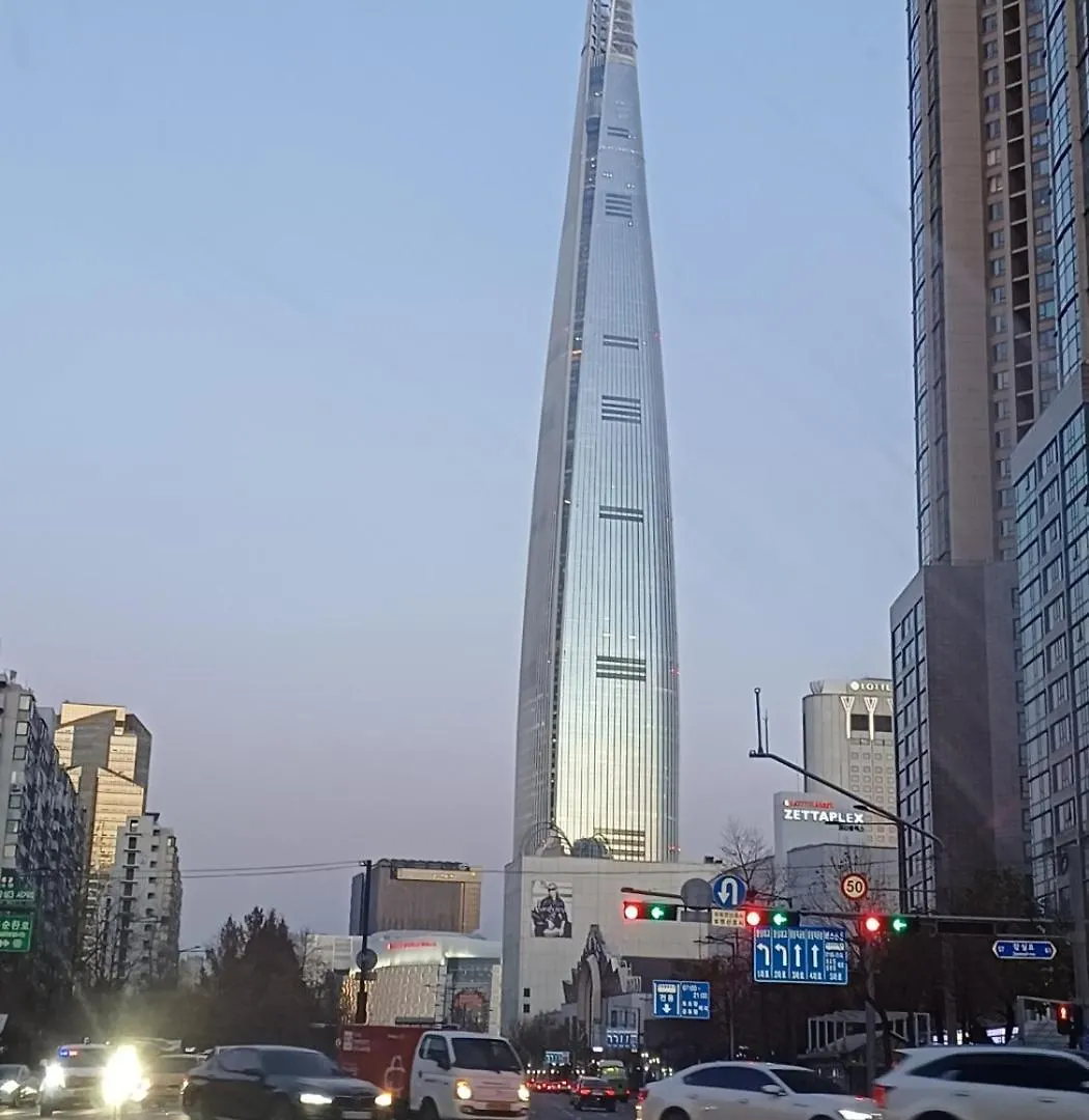 5 People#Lotte World Jamsil#Lotte Tower,#Kspo Dome#Sports Complex#Jyp#Coex#Asan Medical Center Apartment Seoul
