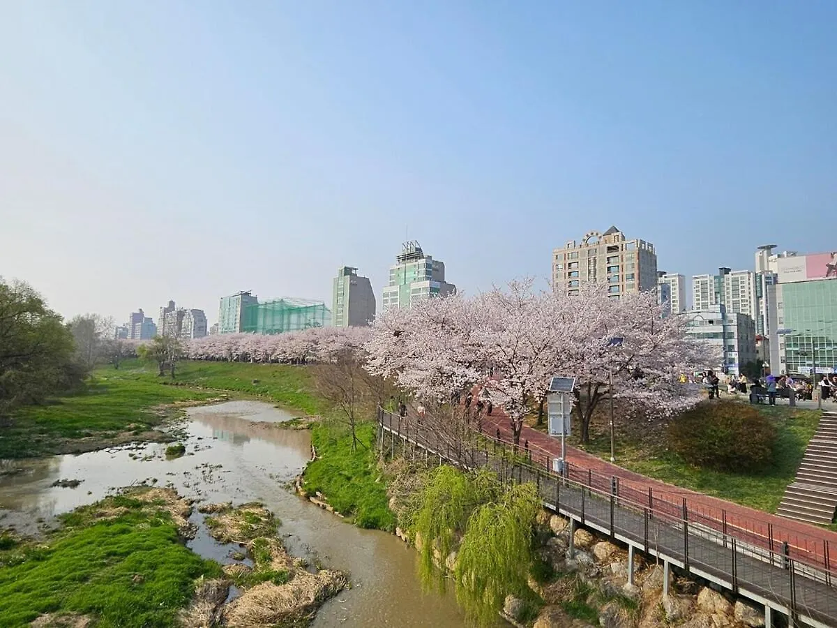 Apartmán 5 People#Lotte World Jamsil#Lotte Tower,#Kspo Dome#Sports Complex#Jyp#Coex#Asan Medical Center Soul